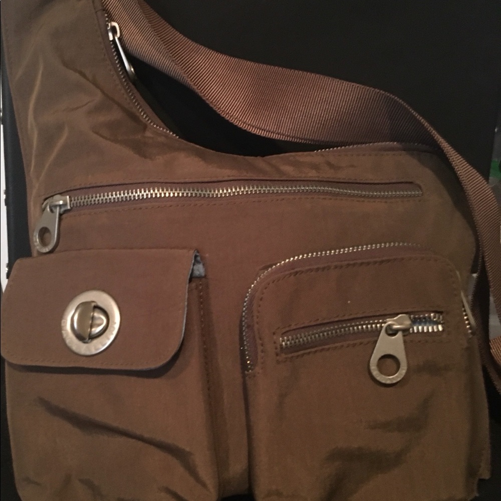 Crossbody Baggallini bag